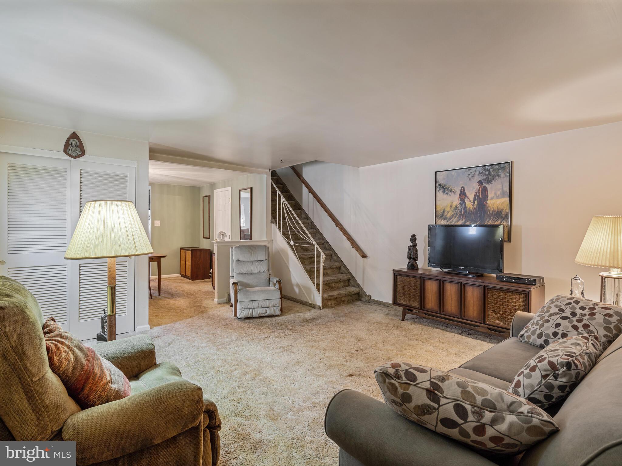120 Ridgefield Road Philadelphia, PA 19154 - Photo 4 of 28