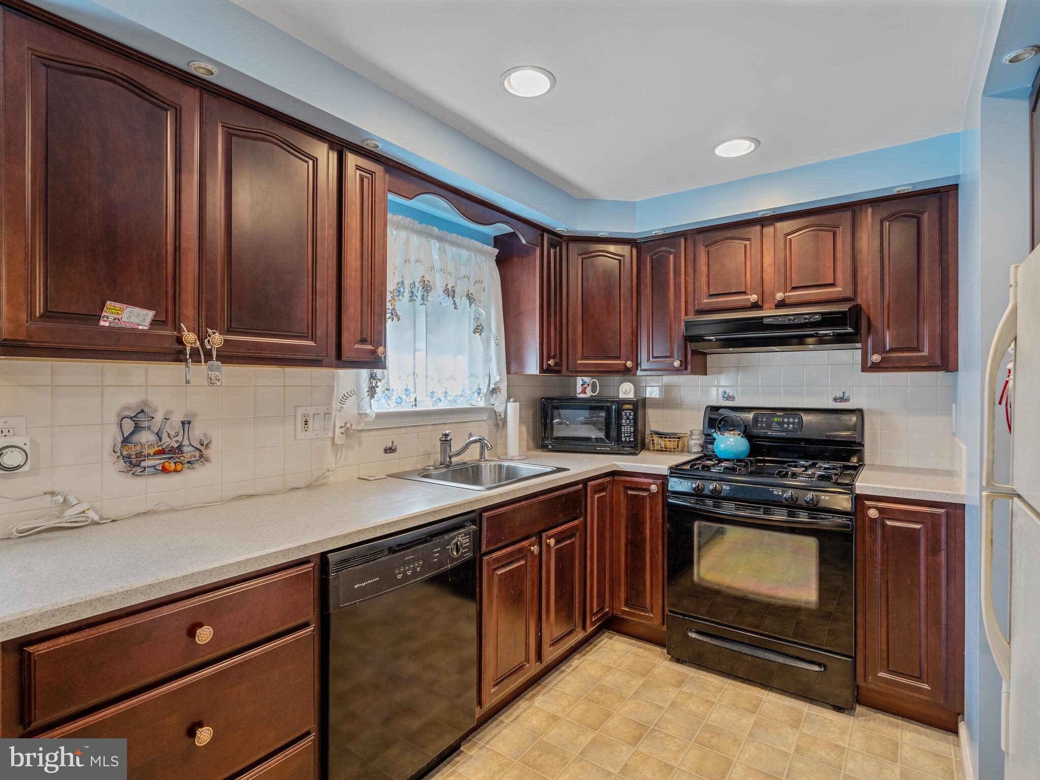 120 Ridgefield Road Philadelphia, PA 19154 - Photo 9 of 28
