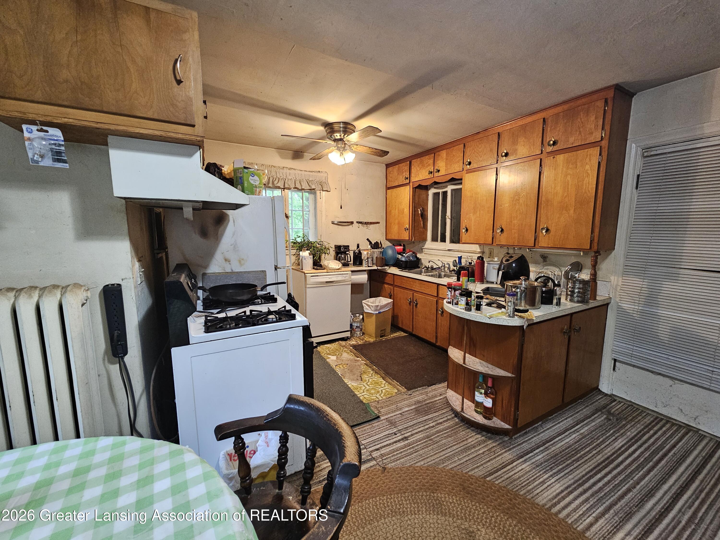 14540 South Wacousta Road Grand Ledge, MI 48837 - Photo 8 of 48 Kitchen-Dining