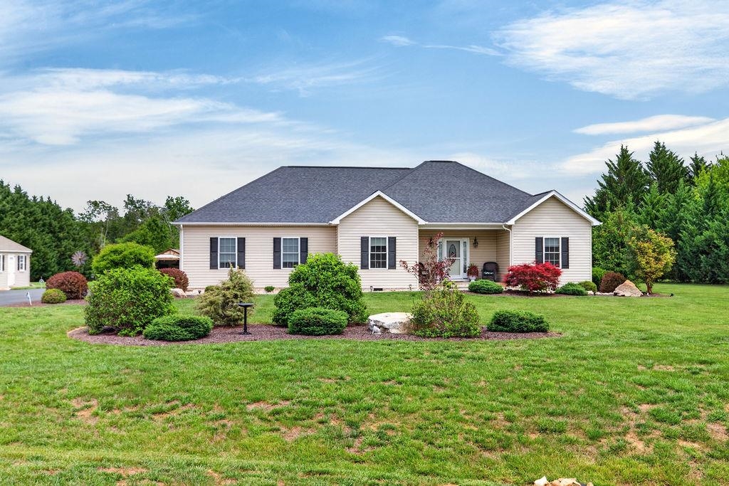 29 Kennedy Ridge Court Stuarts Draft, VA 24477 - Photo 3 of 63