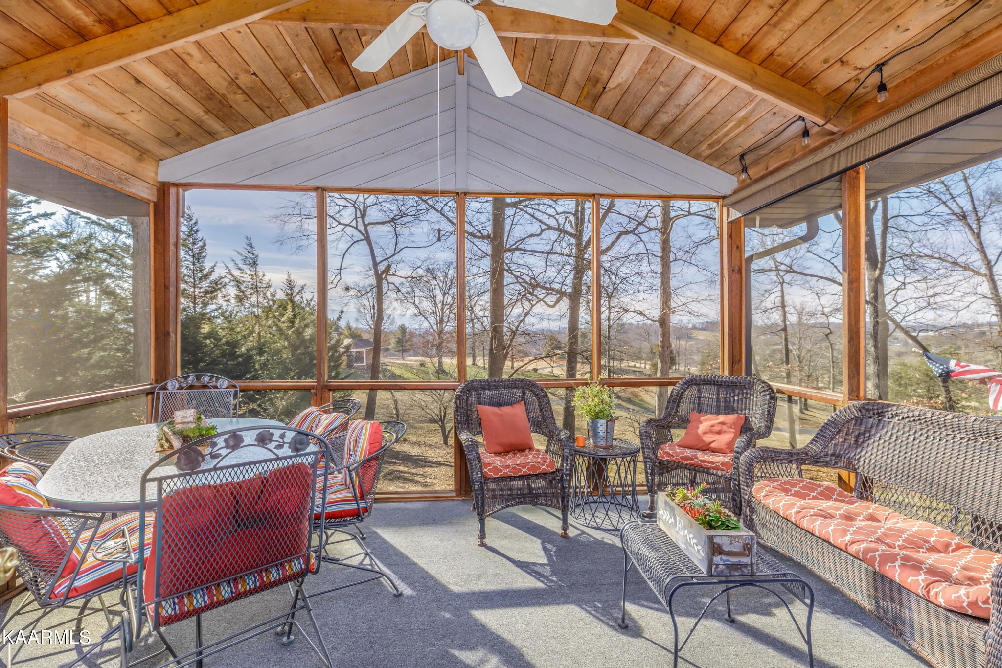 1145 Country Club Road Dandridge, TN 37725 - Photo 18 of 37 a outdoor space with patio the couches and chairs
