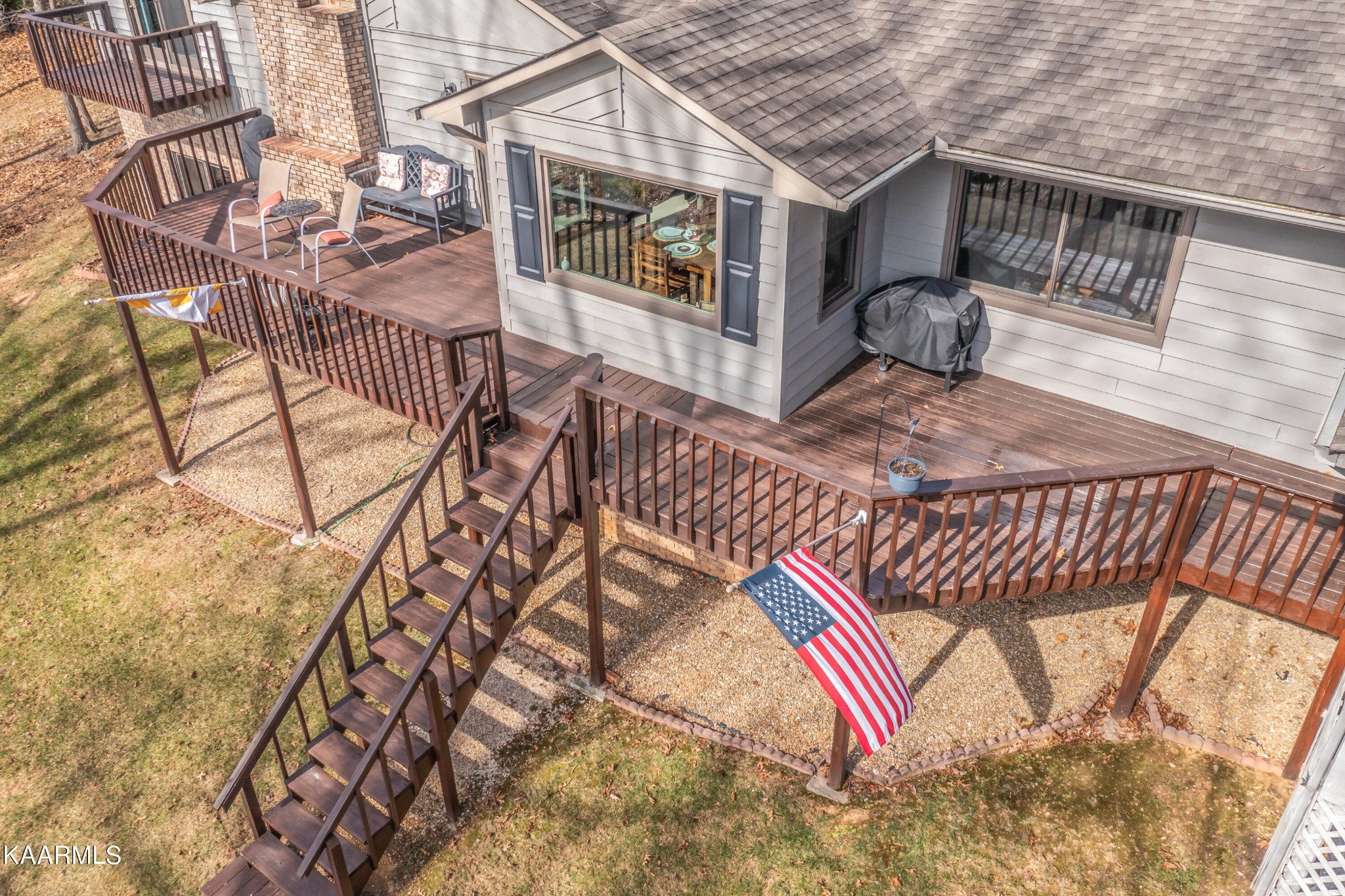1145 Country Club Road Dandridge, TN 37725 - Photo 10 of 37 a view of balcony with furniture