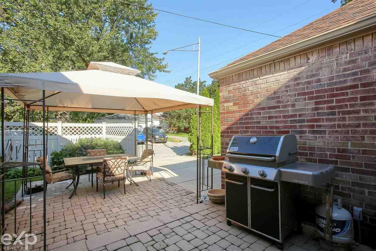 1208 Vernier Road Grosse Pointe Woods, MI 48236 - Photo 24 of 26