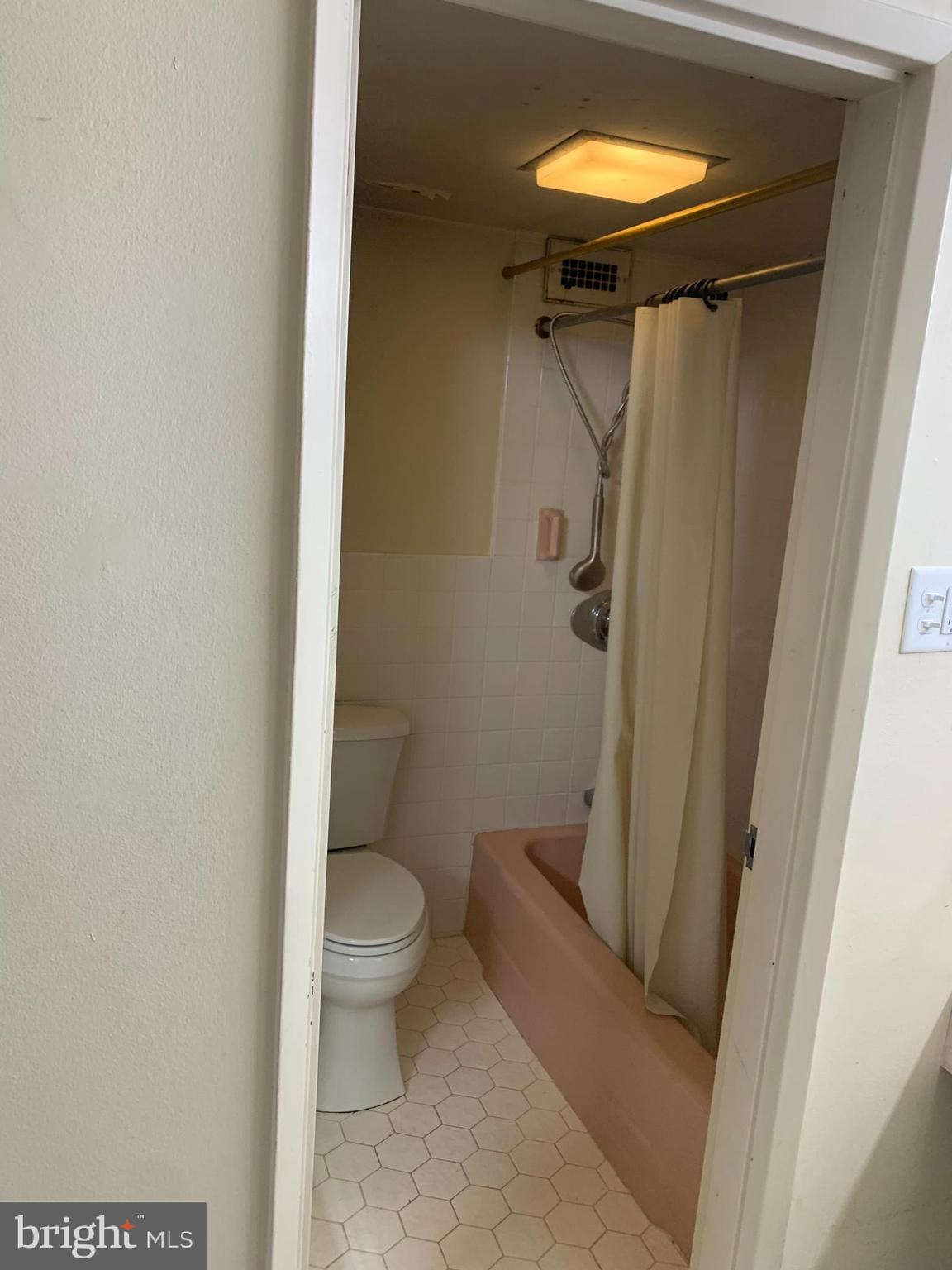 3900 West Ford Road, Unit 3B Philadelphia, PA 19131 - Photo 16 of 17 Gallery Image 16