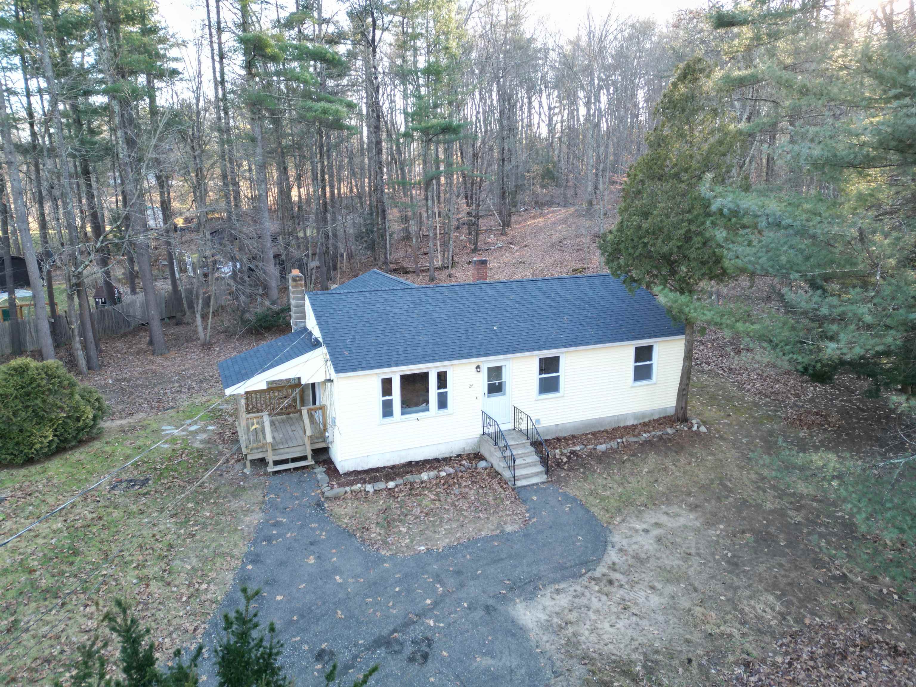 24 S Road Fremont, NH 03044 - Photo 2 of 31