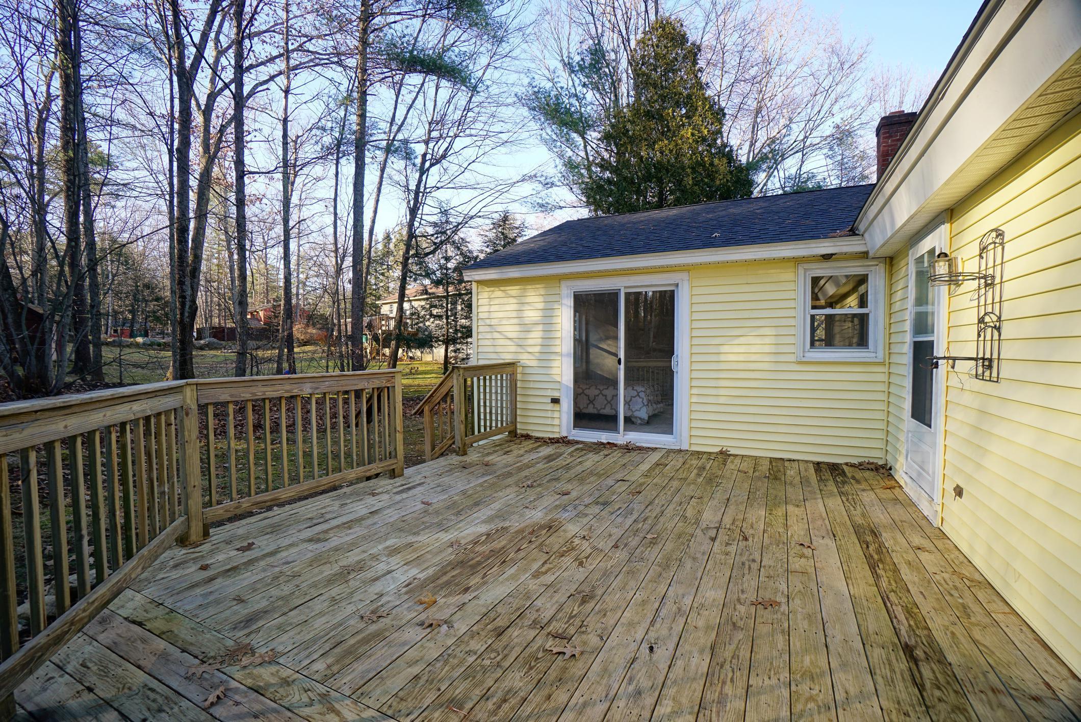 24 S Road Fremont, NH 03044 - Photo 4 of 31