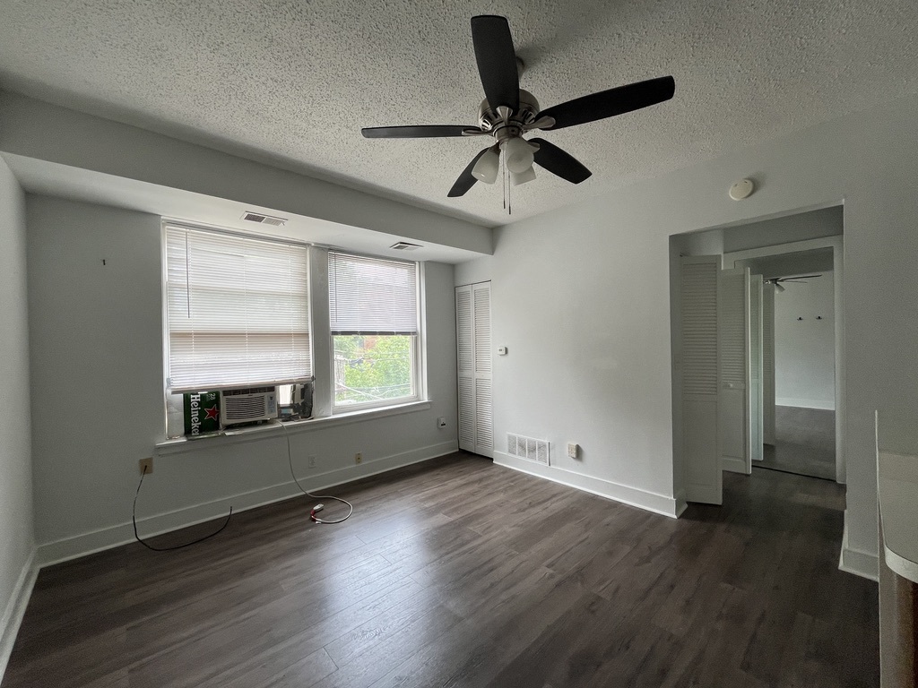 3727 North Pine Grove Avenue, Unit 307 Chicago, IL 60613 - Photo 3 of 8