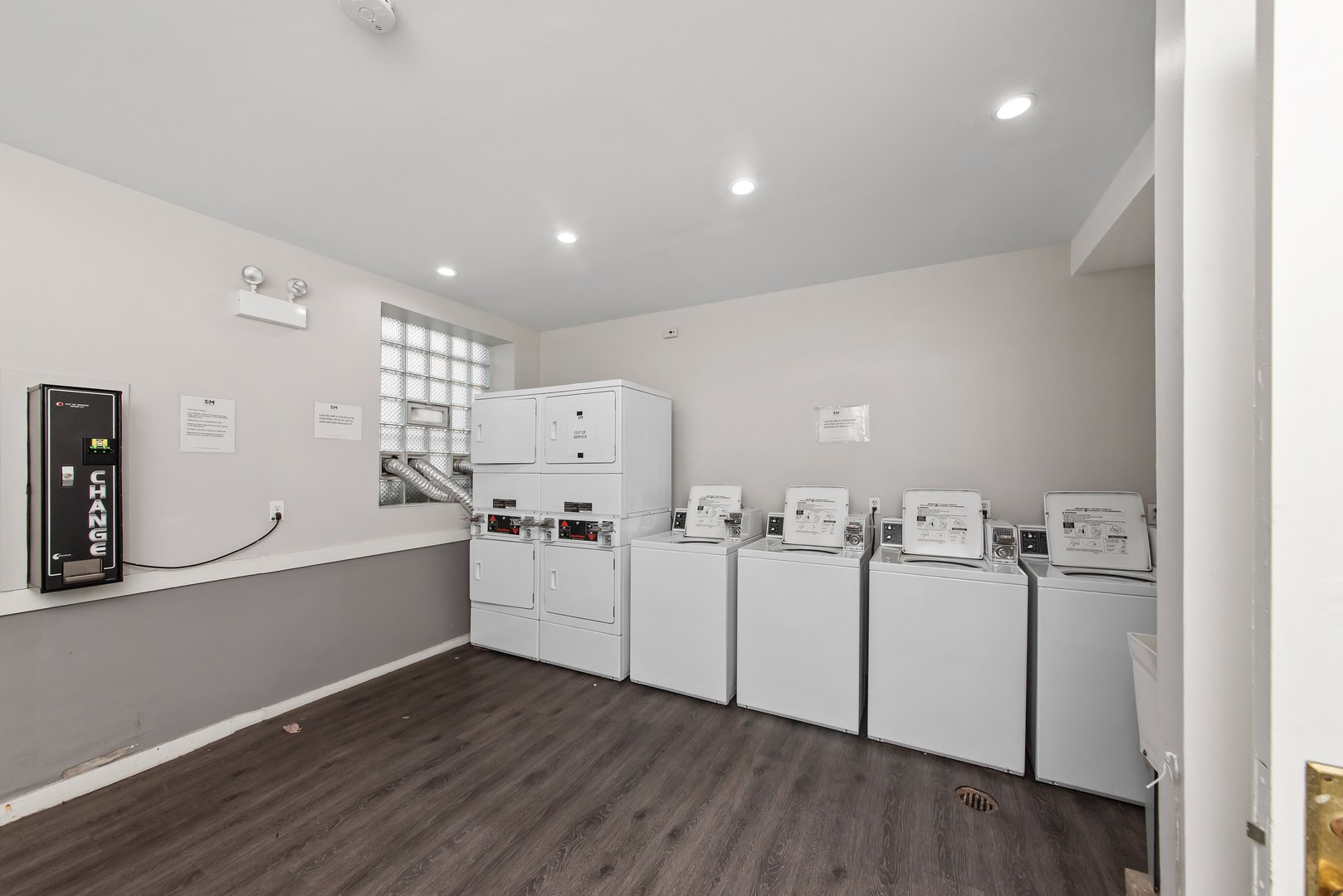 3727 North Pine Grove Avenue, Unit 307 Chicago, IL 60613 - Photo 8 of 8