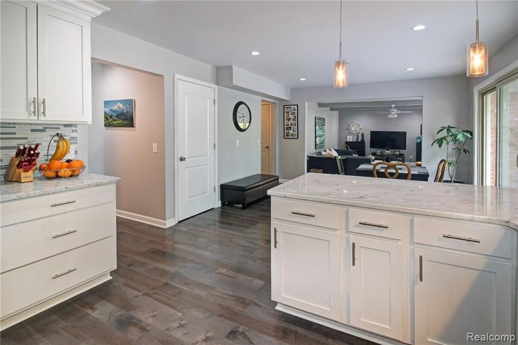 300 Shellbourne Drive Rochester Hills, MI 48309 - Photo 16 of 45