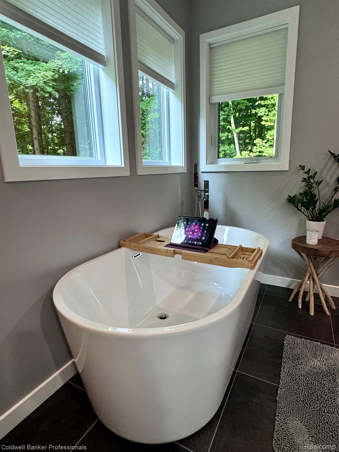 5166 Skelton Road Columbiaville, MI 48421 - Photo 27 of 99 Soaking Tub