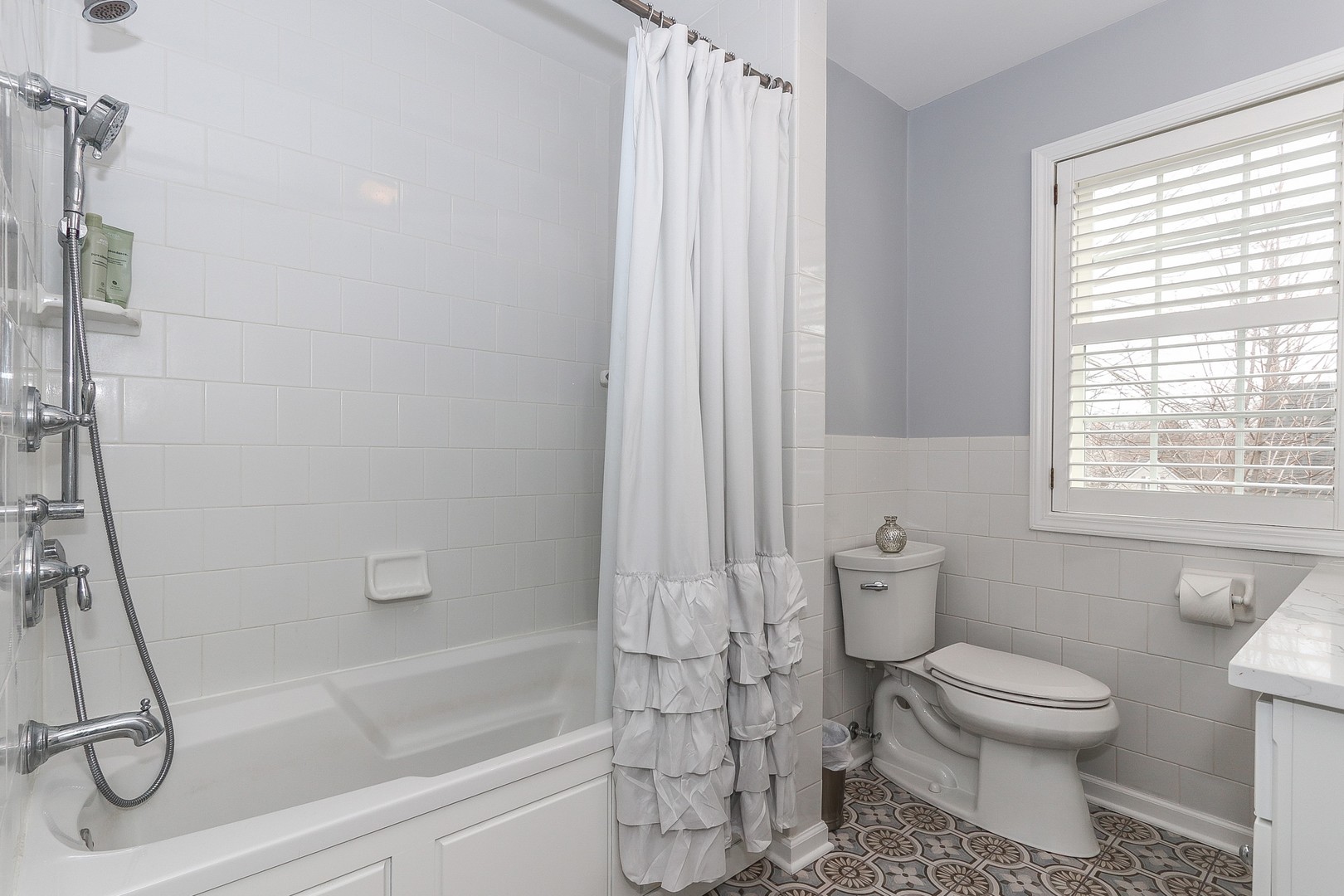 234 Linden Road Barrington, IL 60010 - Photo 27 of 36 Gallery Image 27