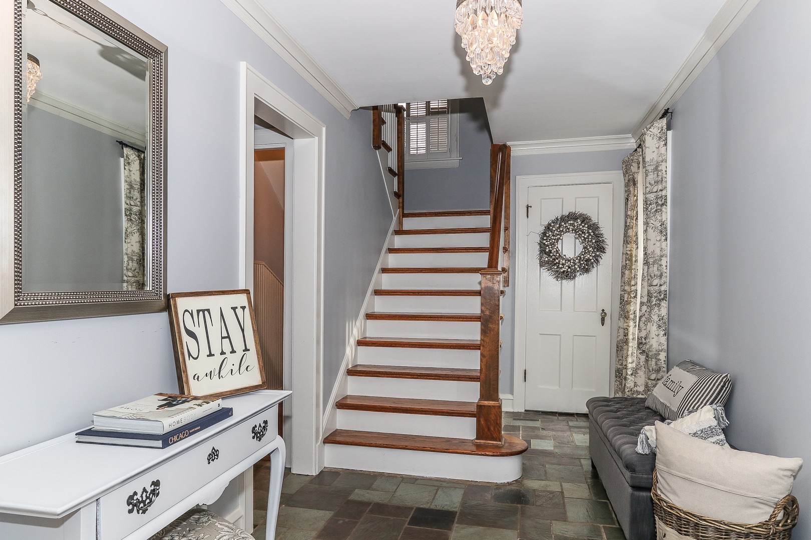 234 Linden Road Barrington, IL 60010 - Photo 4 of 36 Gallery Image 4