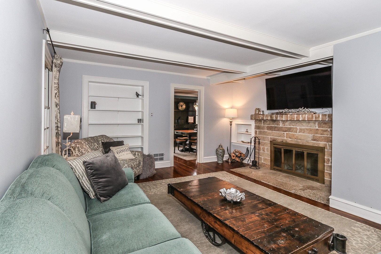 234 Linden Road Barrington, IL 60010 - Photo 6 of 36 Gallery Image 6