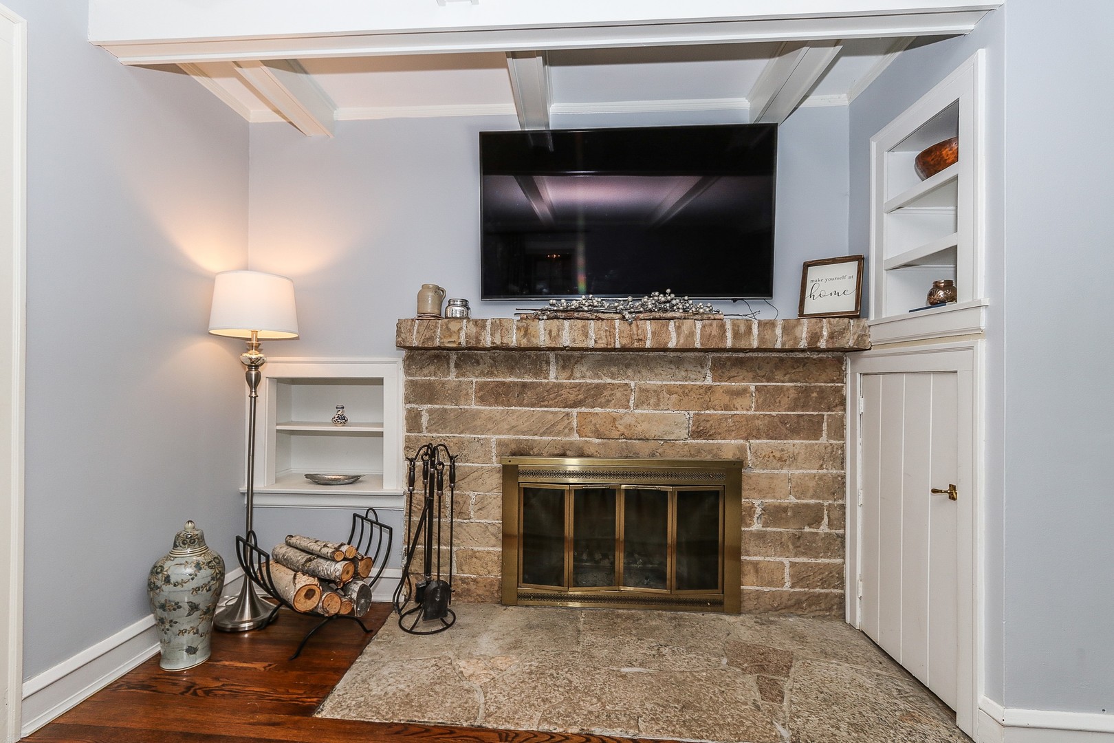 234 Linden Road Barrington, IL 60010 - Photo 8 of 36 Gallery Image 8