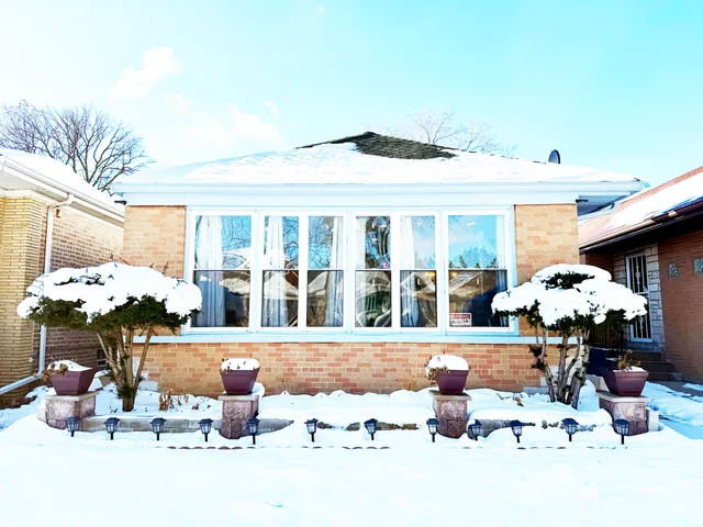 a outdoor space with lots of white furniture