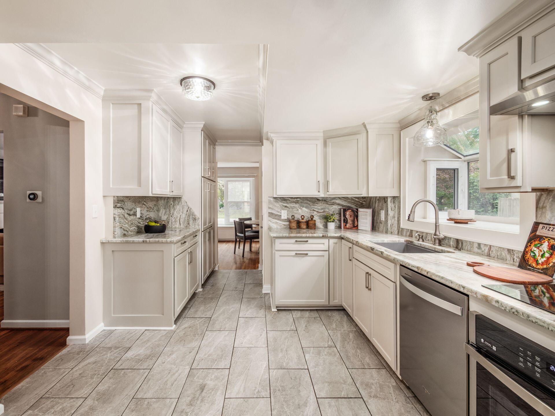 2569 Chester Road Upper Arlington, OH 43221 - Photo 16 of 52 Kitchen