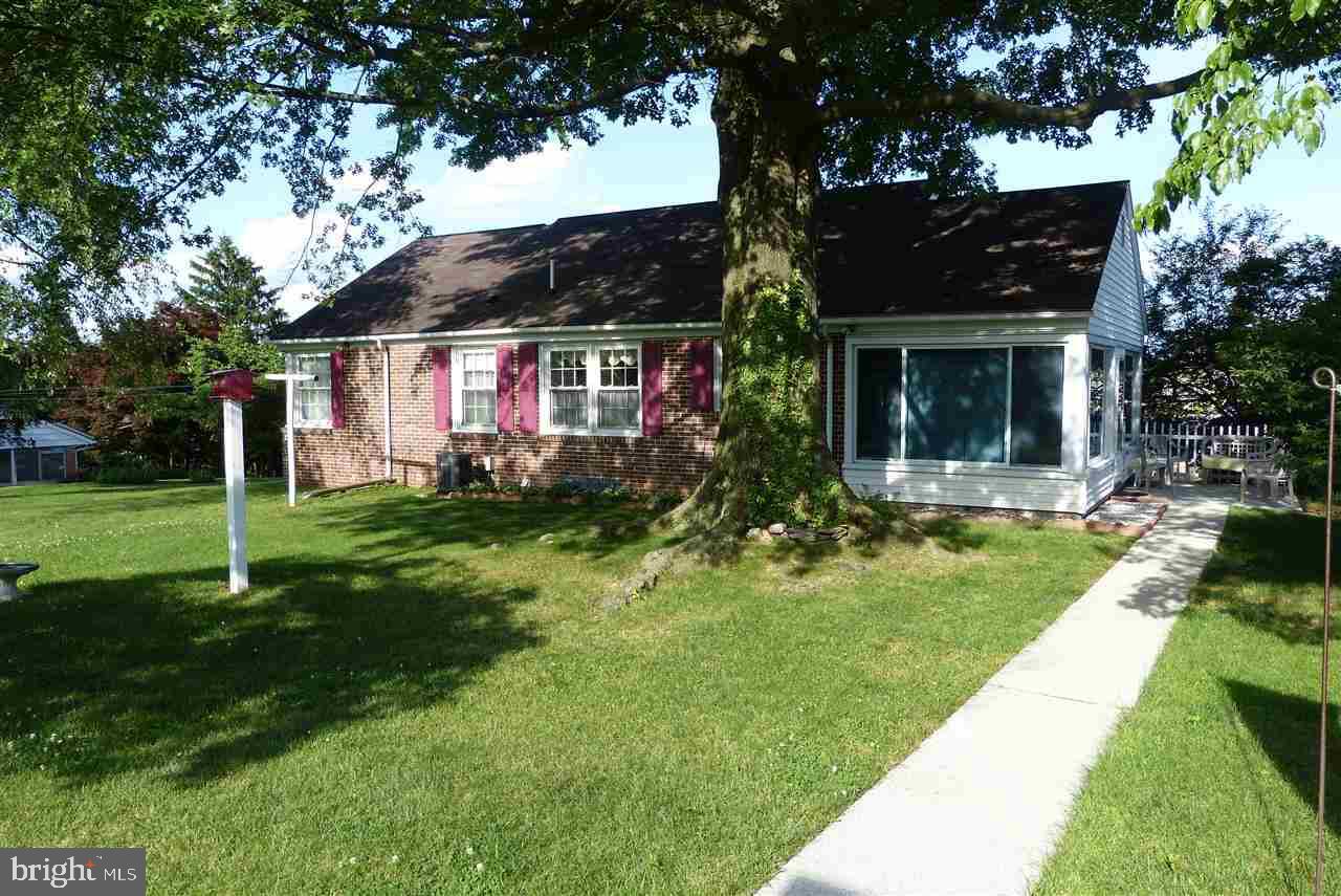 256 North Main Street Spring Grove, PA 17362 - Photo 4 of 28