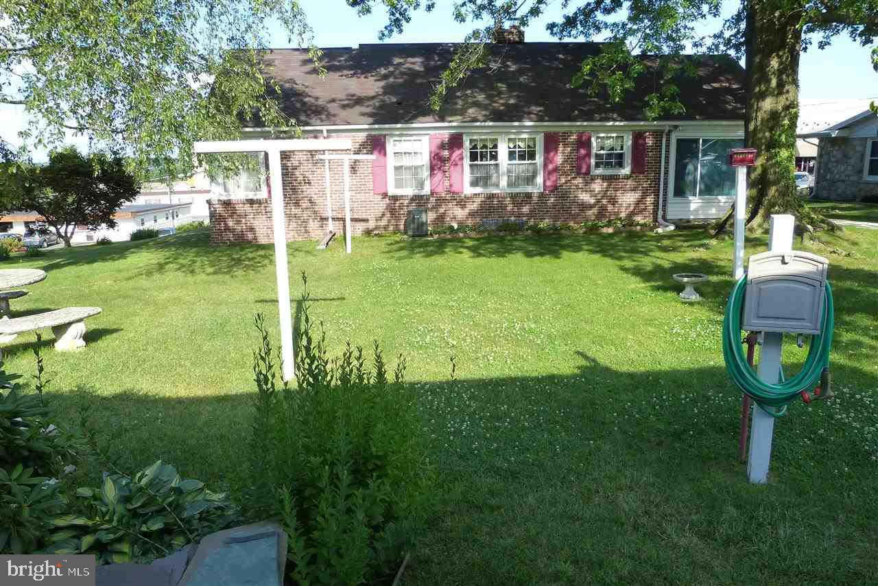 256 North Main Street Spring Grove, PA 17362 - Photo 5 of 28