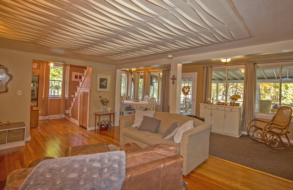 173 Cottage Road Enfield, CT 06082 - Photo 21 of 41 a living room with furniture