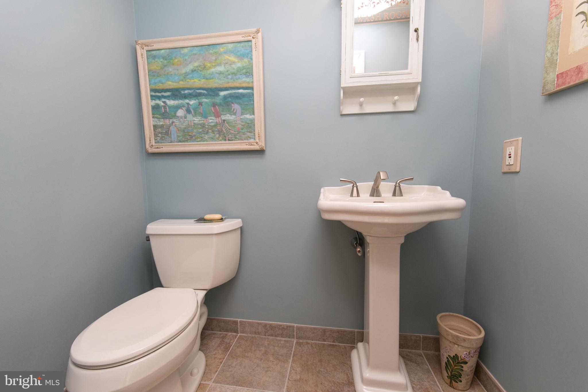 743 Carmet Road Rydal, PA 19046 - Photo 21 of 40 Powder Room