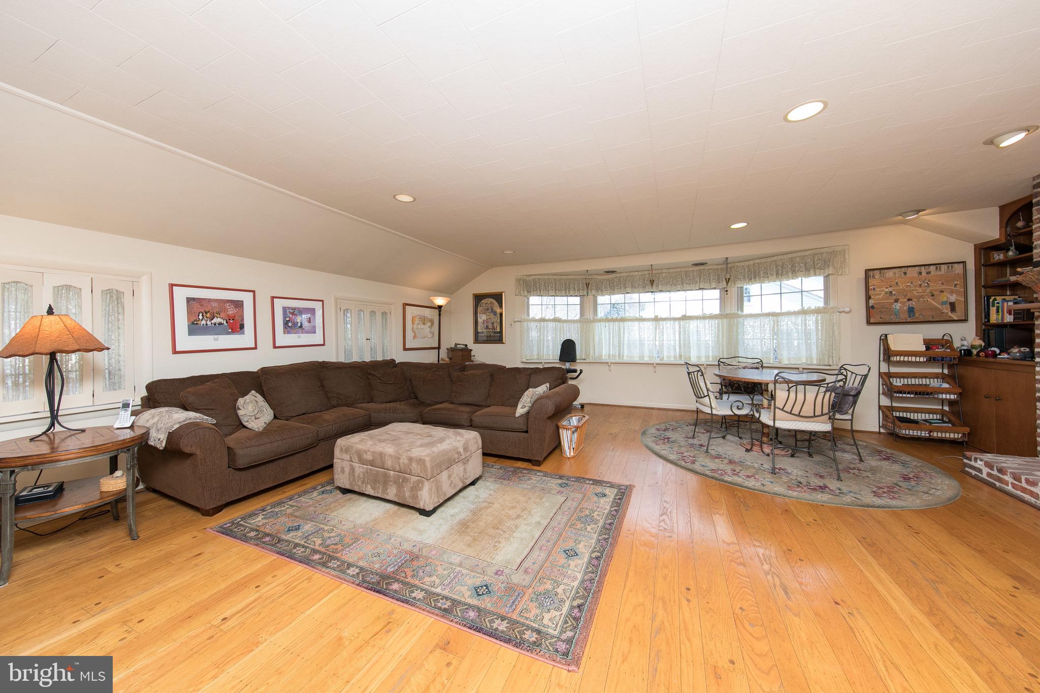 743 Carmet Road Rydal, PA 19046 - Photo 22 of 40 Family Room