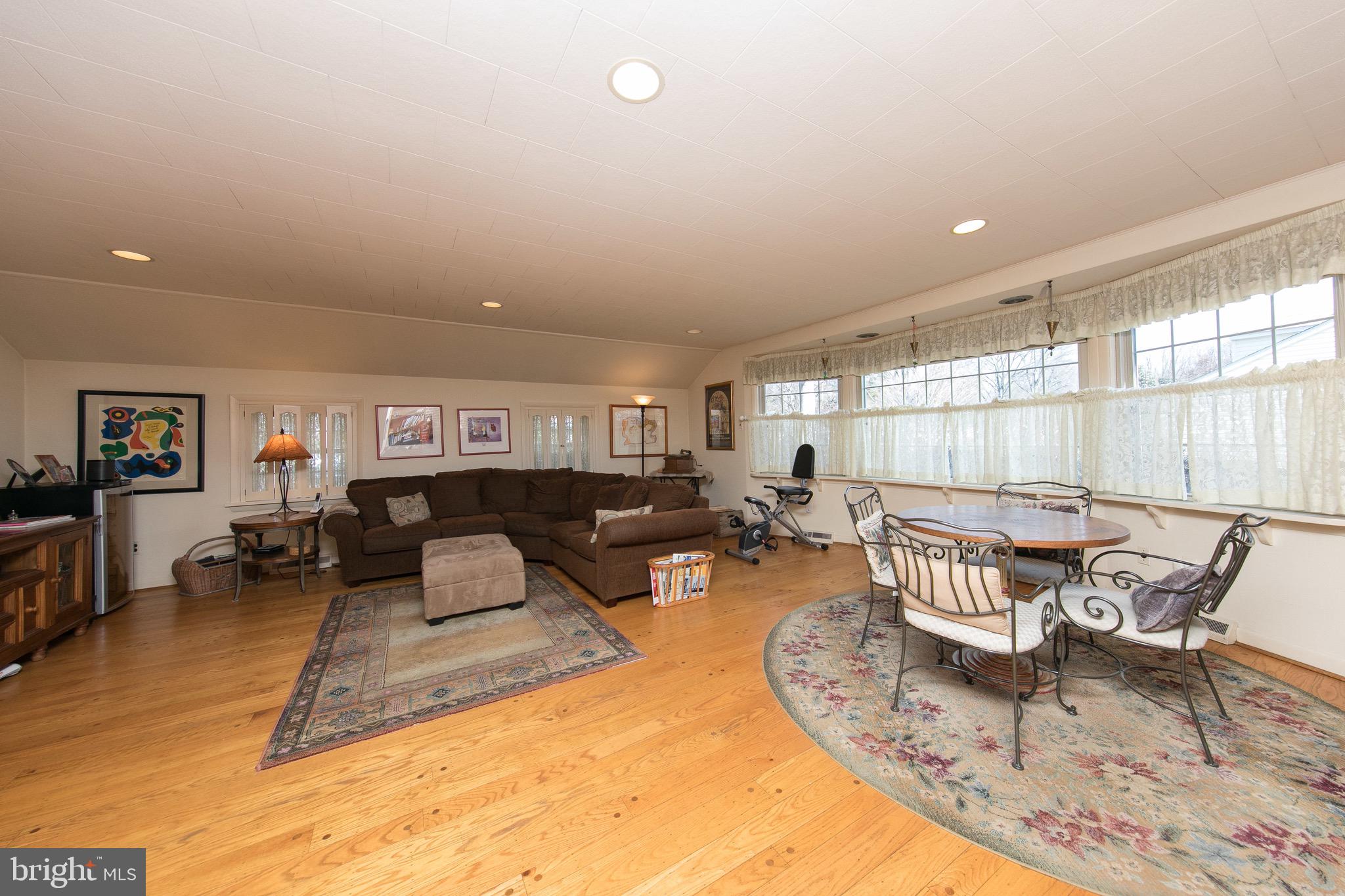743 Carmet Road Rydal, PA 19046 - Photo 25 of 40 Family Room