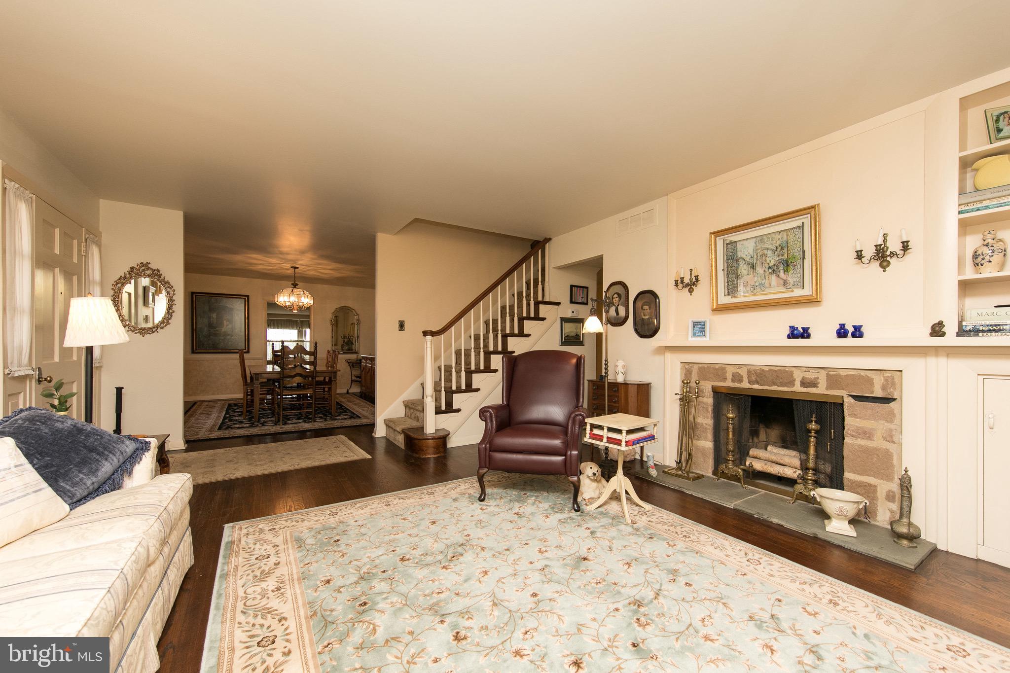 743 Carmet Road Rydal, PA 19046 - Photo 4 of 40 Living Room