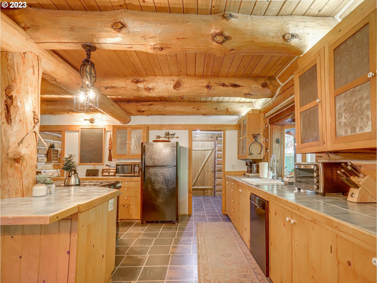 22041 East Pinewood Drive Rhododendron, OR 97049 - Photo 11 of 43 Gallery Image 11