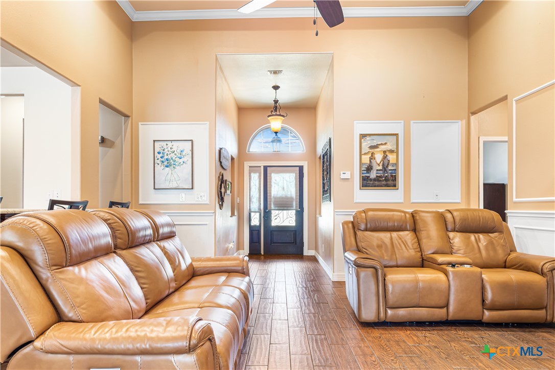 790 Spanish Grant Road Goliad, TX 77963 - Photo 8 of 41 a living room with furniture and a window