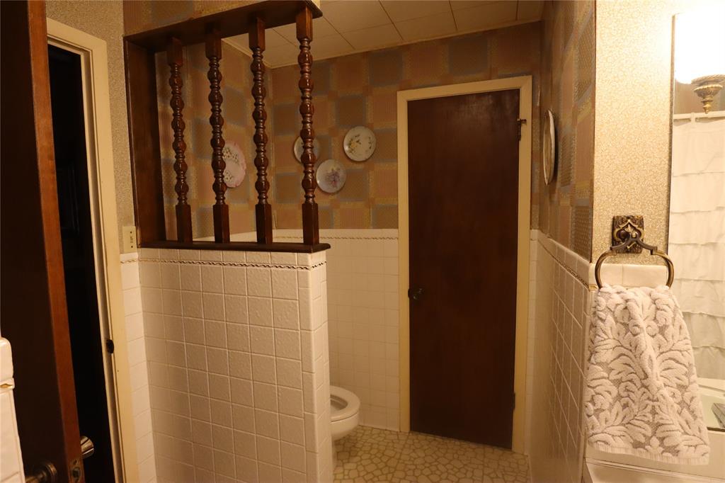 301 Travis Street Ranger, TX 76470 - Photo 21 of 31 a view of a door