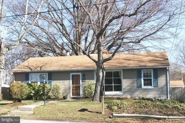 524 Londontown Road Edgewater, MD 21037 - Photo 1 of 1 front view of a house