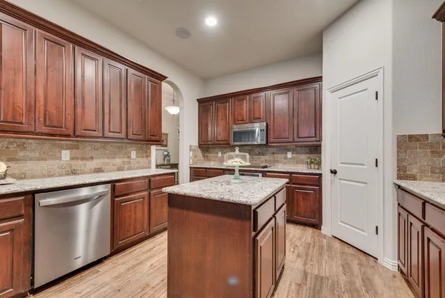 $625,000 | 311 Covington Lane, Ovilla, TX 75154