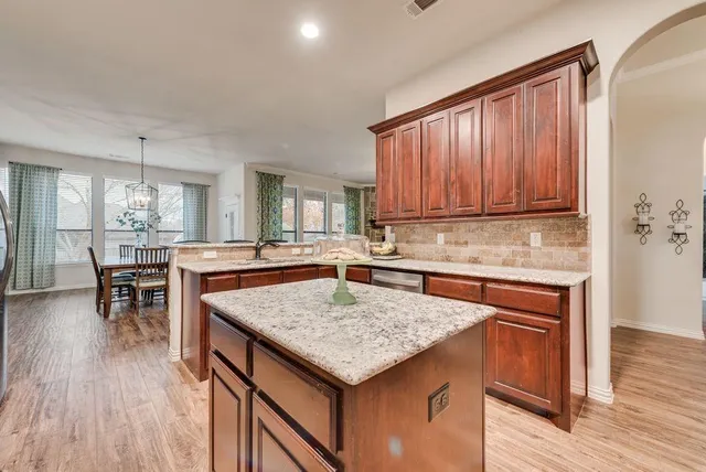 $625,000 | 311 Covington Lane, Ovilla, TX 75154