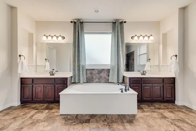 $625,000 | 311 Covington Lane, Ovilla, TX 75154