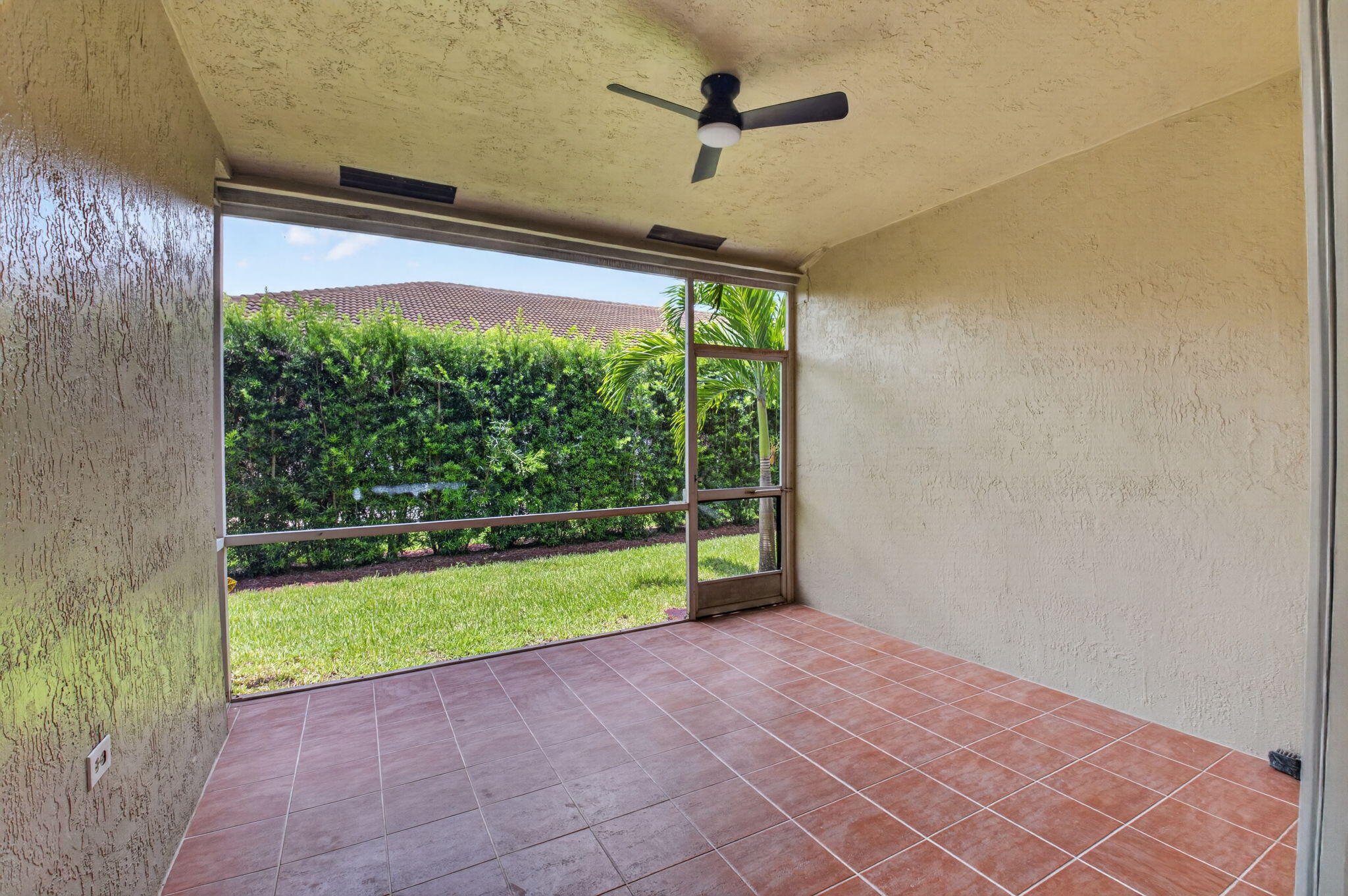 8410 Vía Serena Boca Raton, FL 33433 - Photo 24 of 40 35-web-or-mls-DSC_1945