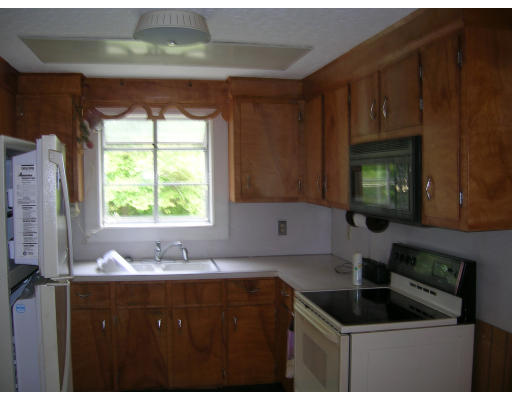 622 Locust Street Raynham, MA 02767 - Photo 3 of 8 Gallery Image 3