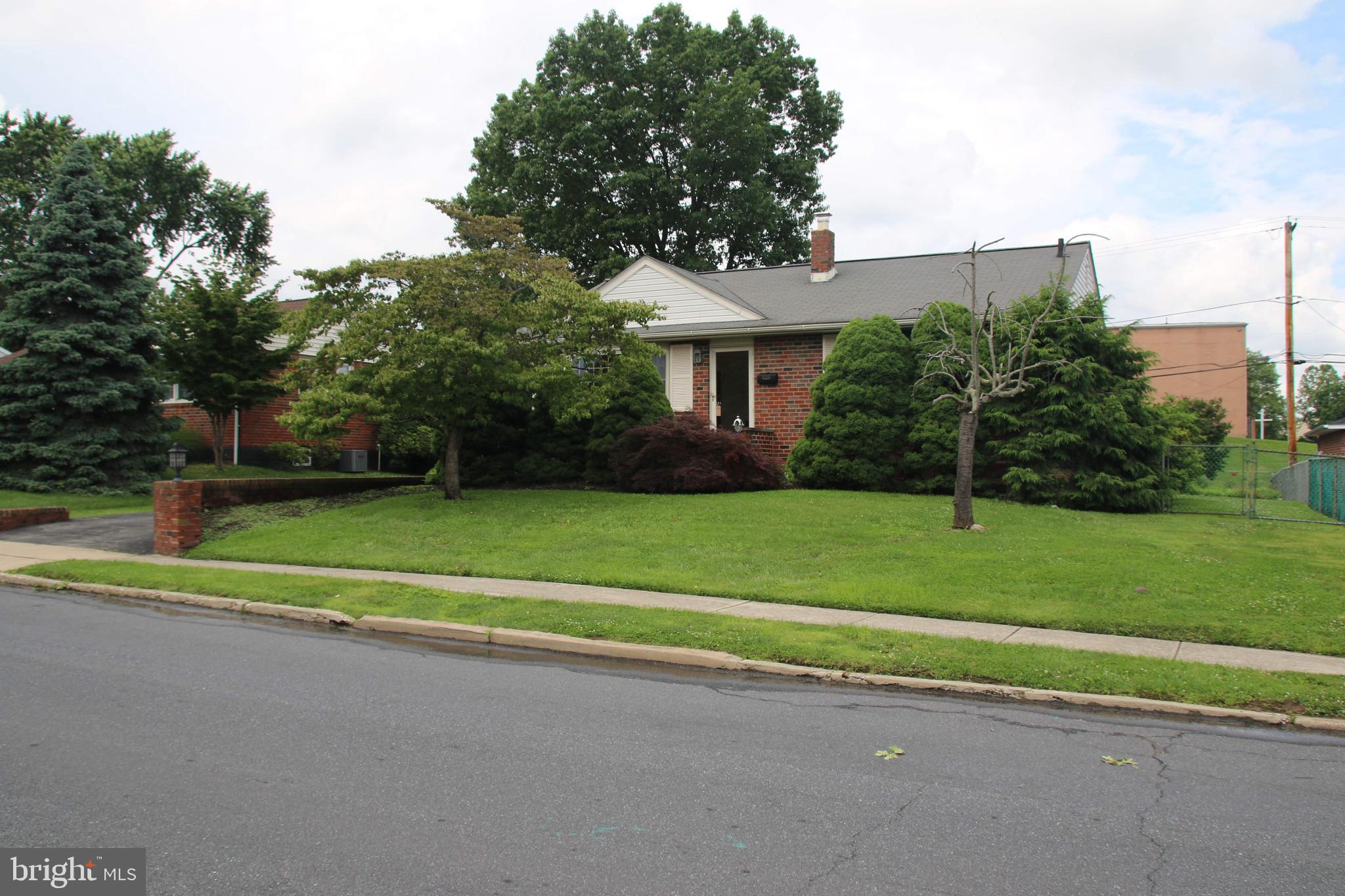 403 Pinecrest Road Norristown, PA 19403 - Photo 3 of 40 Front of home