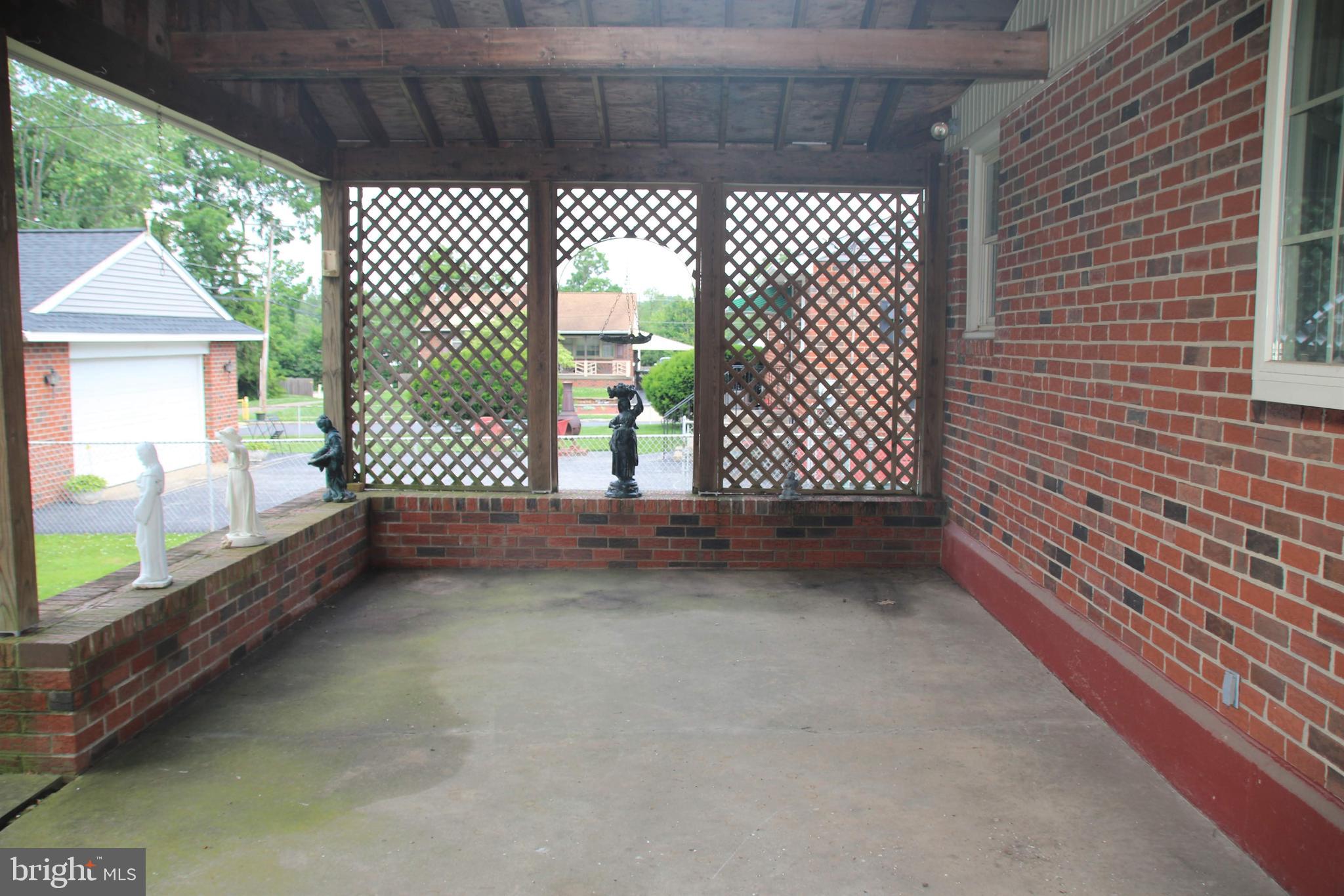 403 Pinecrest Road Norristown, PA 19403 - Photo 26 of 40 Covered back patio