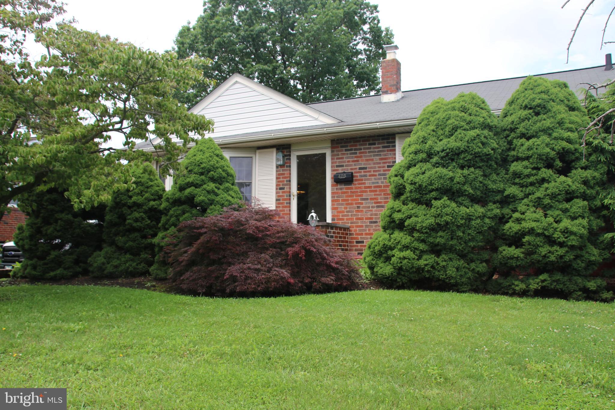 403 Pinecrest Road Norristown, PA 19403 - Photo 4 of 40 Front of home