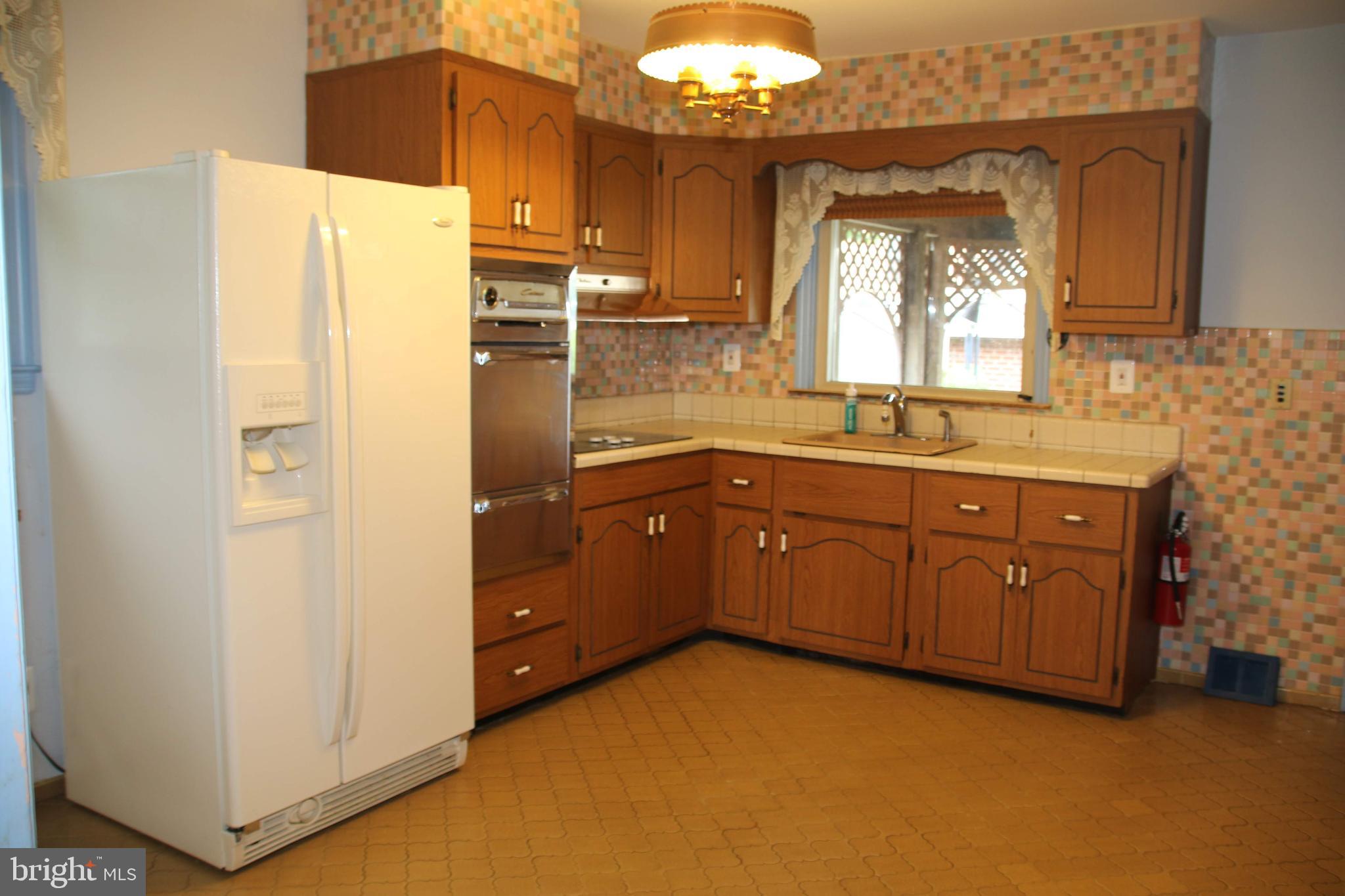 403 Pinecrest Road Norristown, PA 19403 - Photo 10 of 40 Kitchen
