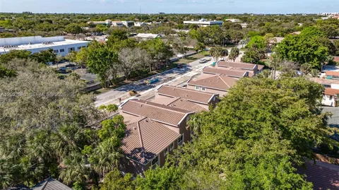 $670,000 | 1537 Northwest 94th Way, Unit 5, Coral Springs, FL 33071