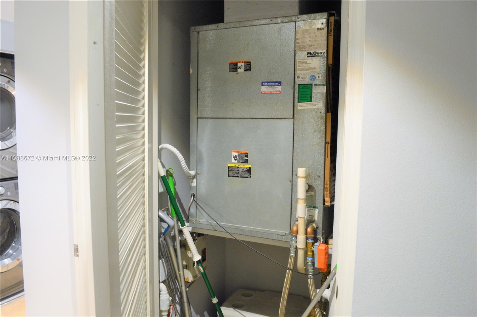 701 Brickell Key Boulevard, Unit 1203 Miami, FL 33131 - Photo 24 of 34 a bathroom with a shower