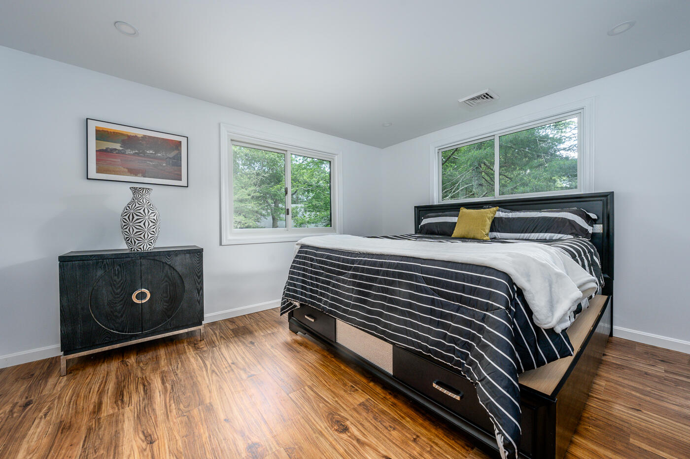 25 Hayes Road Centerville, MA 02632 - Photo 20 of 29 a bedroom with a bed and a window