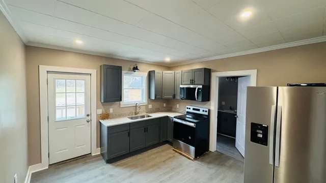 $2,800 | 7 Charles Street, Dover, NH 03820