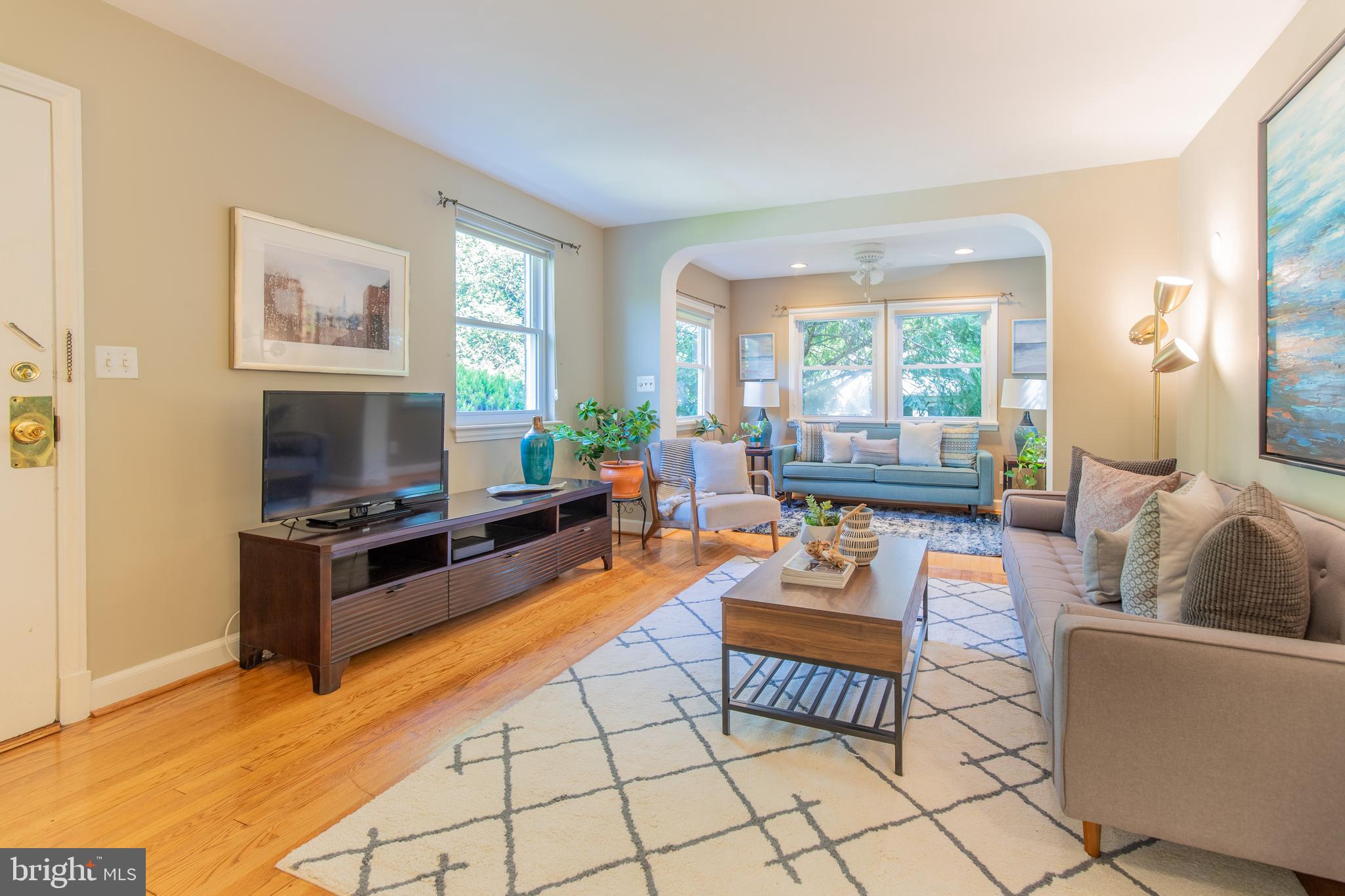 9309 Walden Road Silver Spring, MD 20901 - Photo 5 of 34