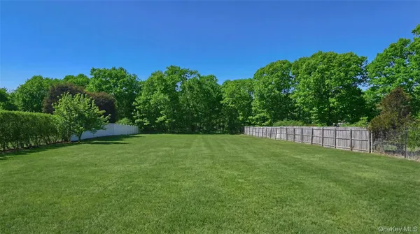 $799,000 | 69 Peters Lane, Westhampton Beach, NY 11978
