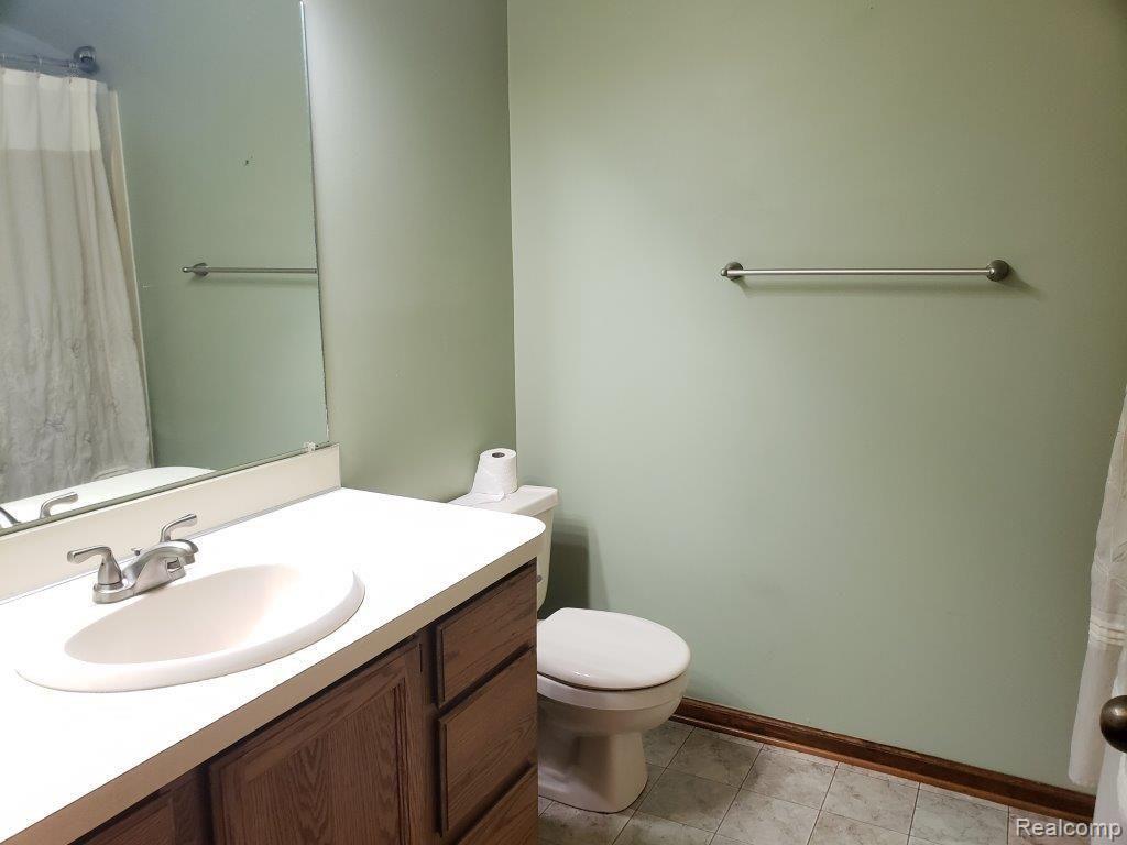 2083 East Hunters Creek Road Metamora, MI 48455 - Photo 16 of 29 Full Bath 2