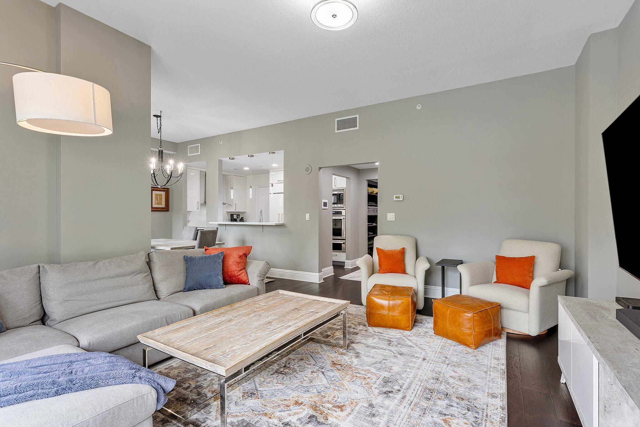 200 East Palmetto Park Road, Unit 10 Boca Raton, FL 33432 - Photo 3 of 47 Living Area