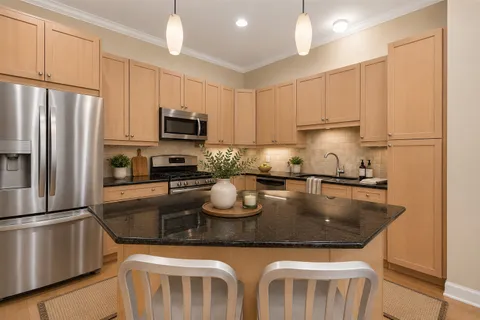 $525,000 | 819 Foster Street, Unit 1S, Evanston, IL 60201