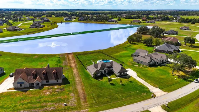 a view of an outdoor space